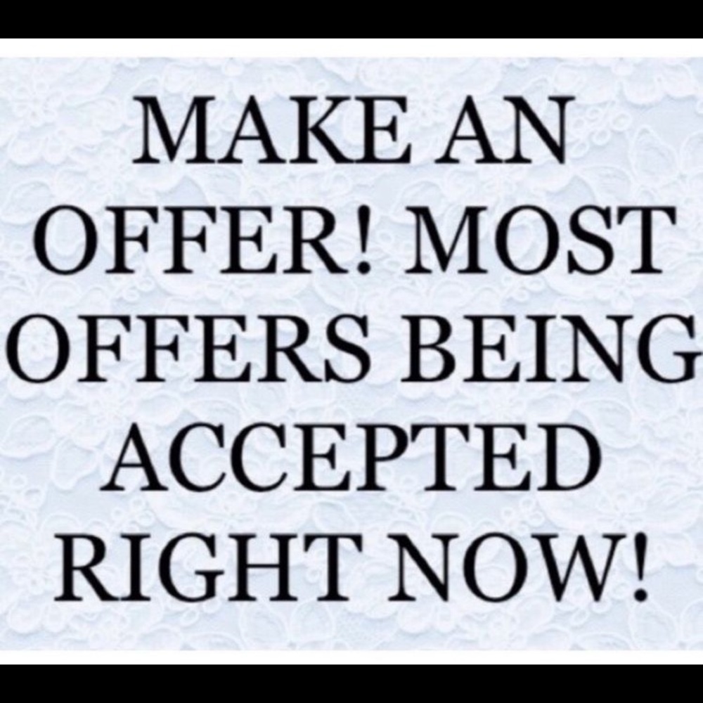 MAKE ME A OFFER ✨